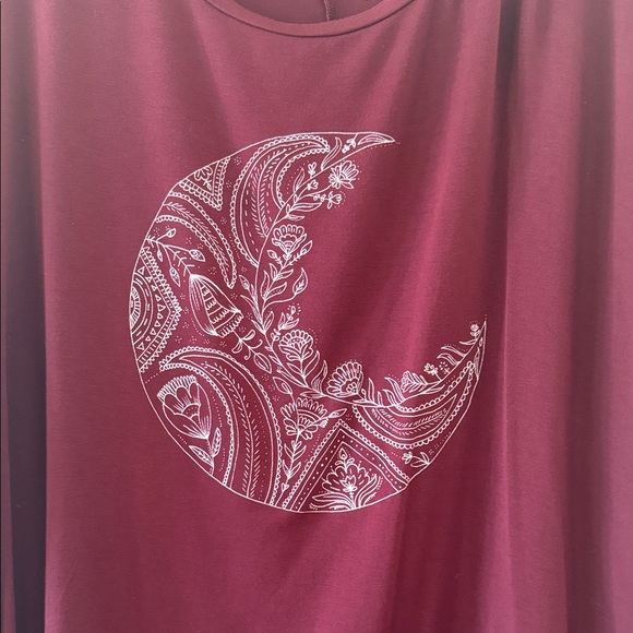 American Eagle Outfitters Burgundy Moon Tee - Picture 3 of 4